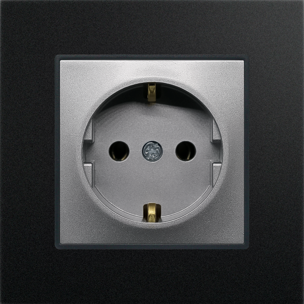 Metalik anahtar priz çerçeveleri üretimi.