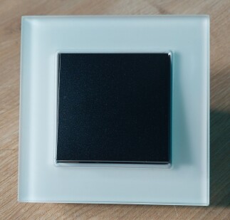 APG601-21 AsFir Pleksiglas Mat Beyaz Tekli Çerçeve (Mekanizma Hariç) - Arvehu Electric (1)